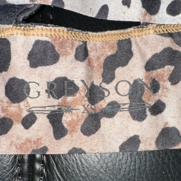 GREYSON leopard sports bra size XS - Picture 4 of 4